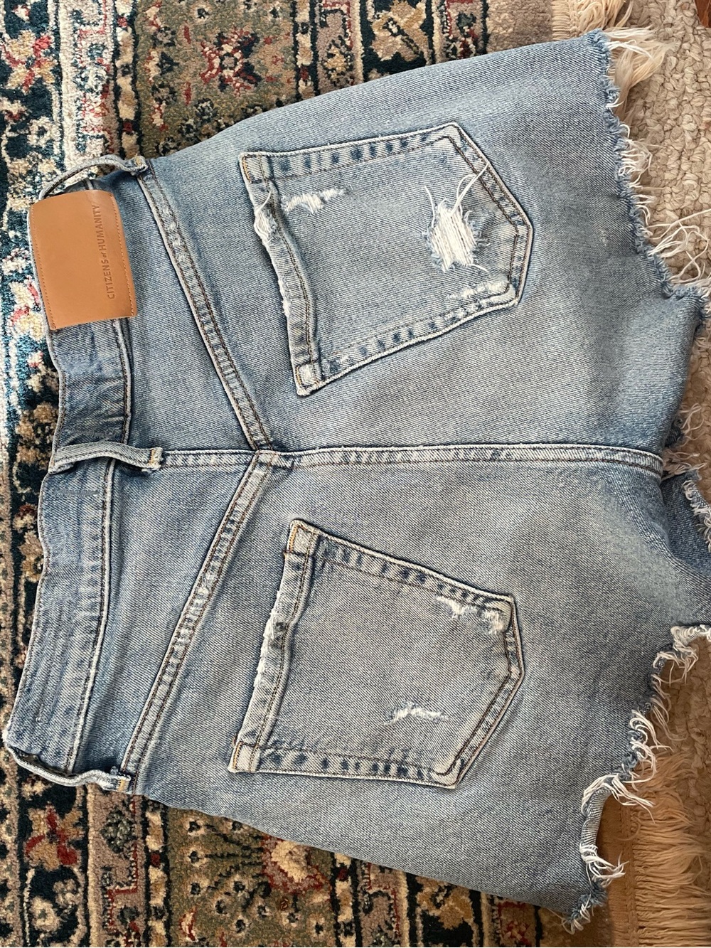 Citizens of Humanity Marlow Blue Distressed Button-Fly Cut-Off Denim Shorts 24 - Picture 9 of 10